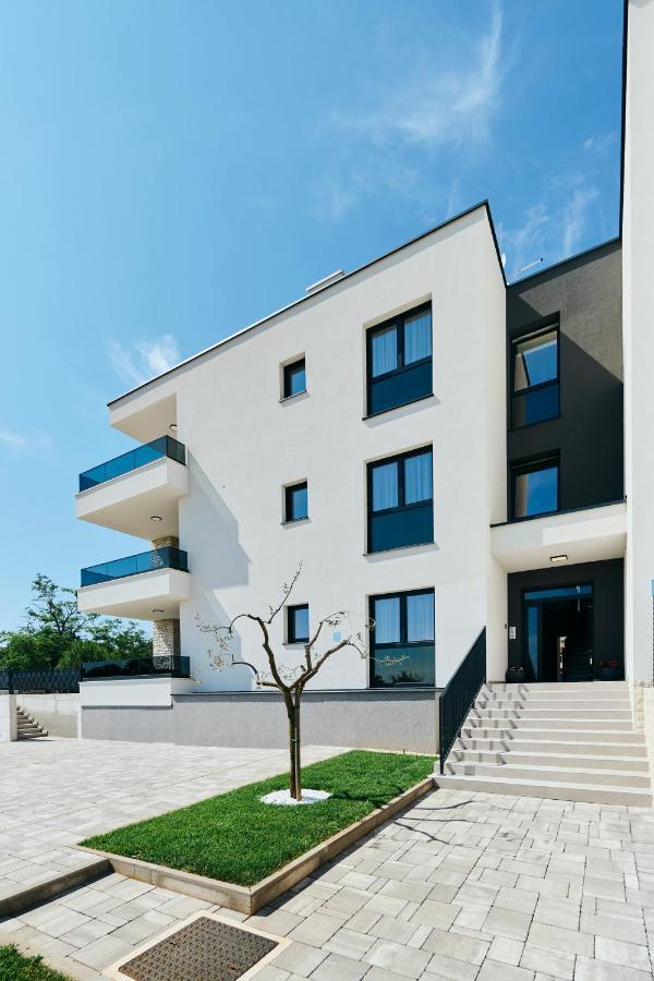 Apartments San Maris Umag Eksteriør billede
